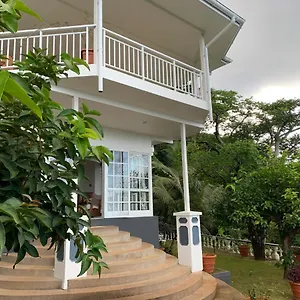 ** Hotel Beau Seychelles